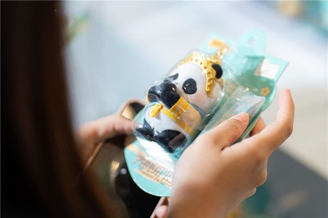 52TOYS参展泰国TTE潮玩展 海外玩家排队观展