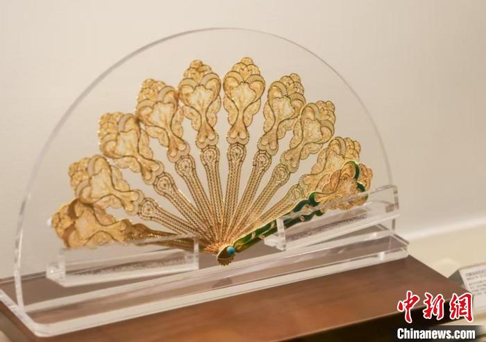 金丝织就艺术经纬 花丝镶嵌制作技术在传承中焕新 金丝织就艺术经纬 花丝镶嵌制作技术在传承中焕新